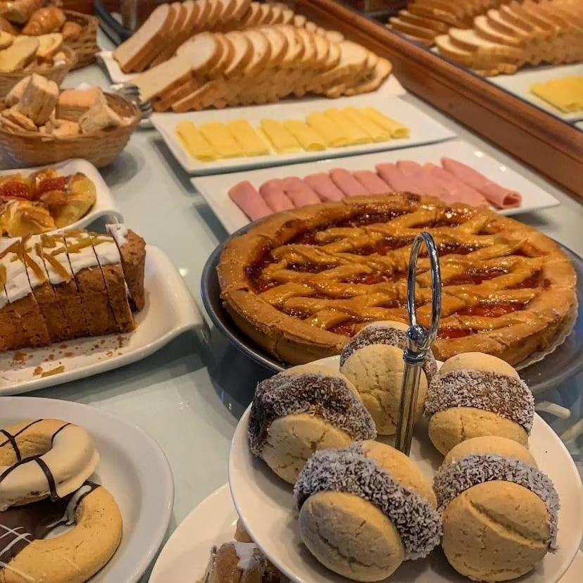 Hotel Carlos Paz فيلا كارلوس باز المظهر الخارجي الصورة