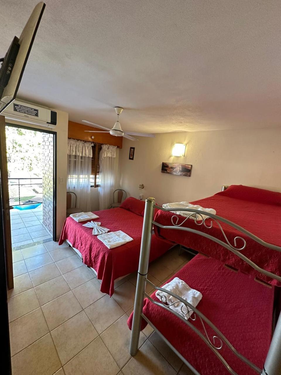 Hotel Carlos Paz فيلا كارلوس باز المظهر الخارجي الصورة