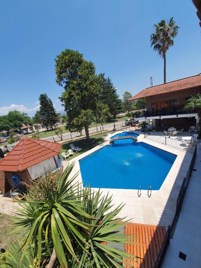 Hotel Carlos Paz فيلا كارلوس باز المظهر الخارجي الصورة