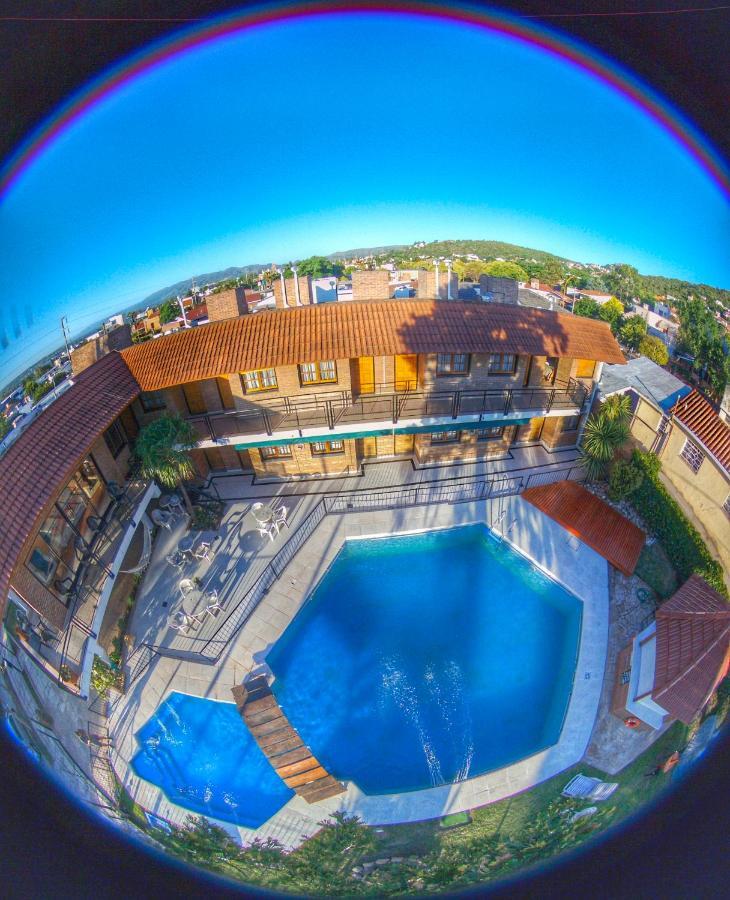 Hotel Carlos Paz فيلا كارلوس باز المظهر الخارجي الصورة