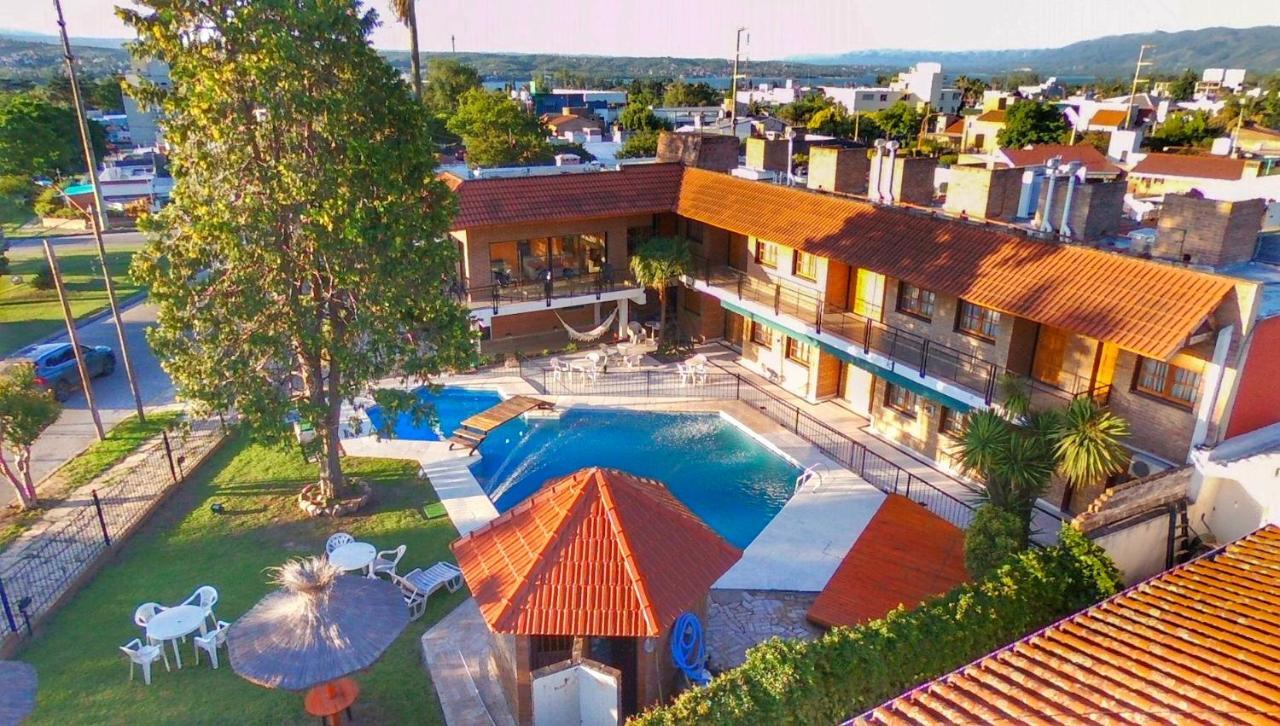 Hotel Carlos Paz فيلا كارلوس باز المظهر الخارجي الصورة
